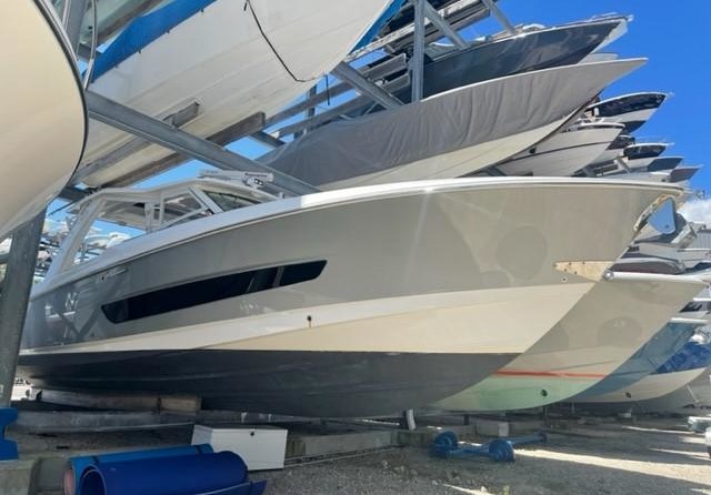 Boston Whaler 420 Outrage