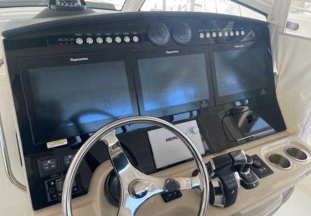 Boston Whaler 420 Outrage