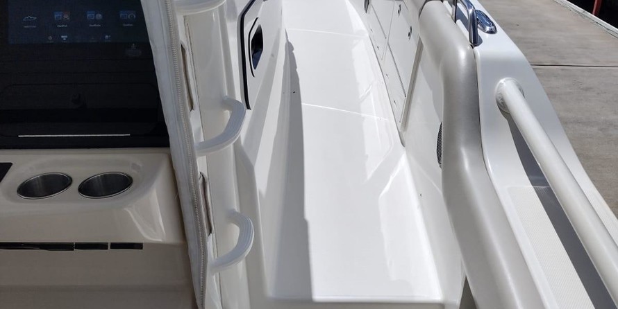 Boston Whaler 420 Outrage