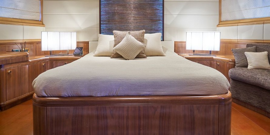 Overmarine Mangusta 130