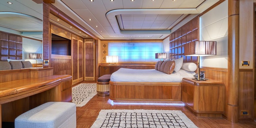 Overmarine Mangusta 130