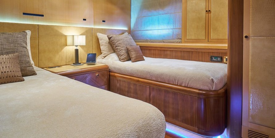 Overmarine Mangusta 130