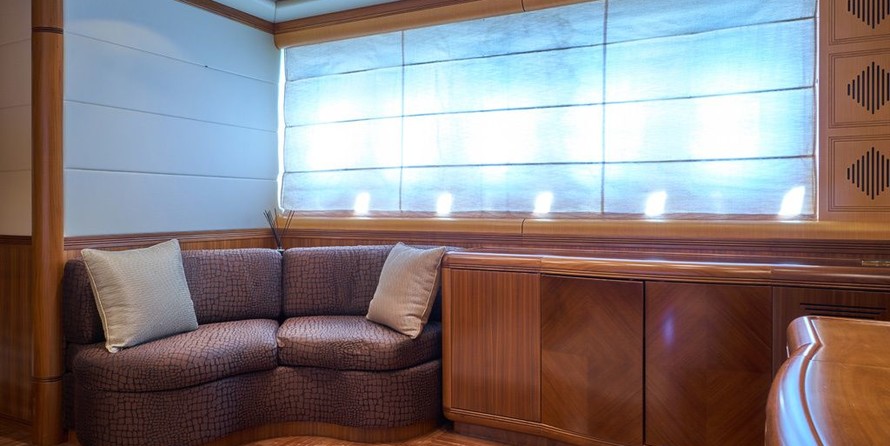 Overmarine Mangusta 130