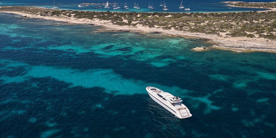 Overmarine Mangusta 130