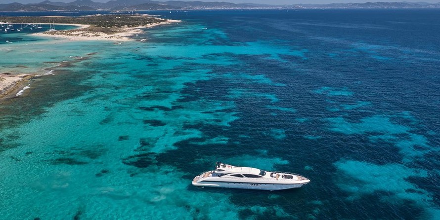 Overmarine Mangusta 130