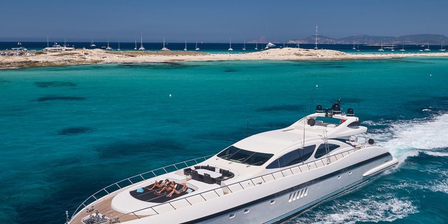 Overmarine Mangusta 130