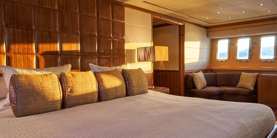 Overmarine Mangusta 130