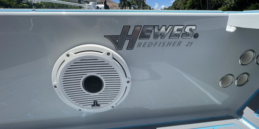 Hewes 16.9 redfisher