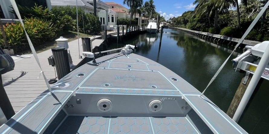 Hewes 16.9 redfisher