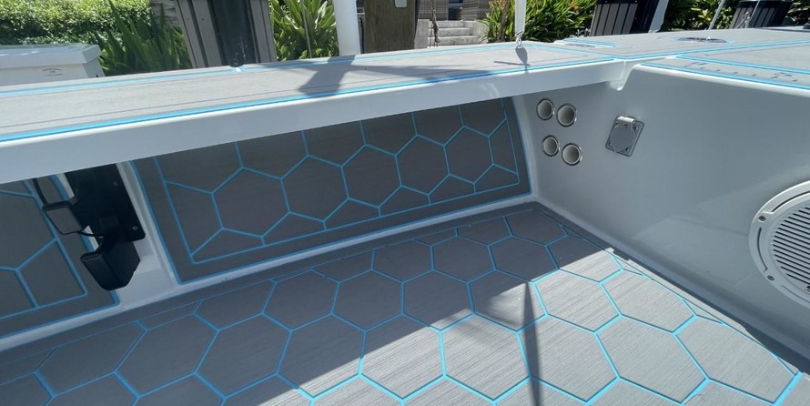 Hewes 16.9 redfisher