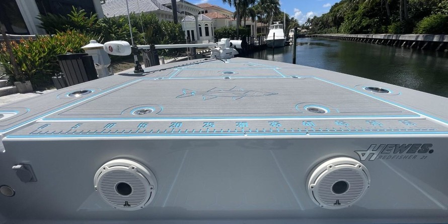 Hewes 16.9 redfisher