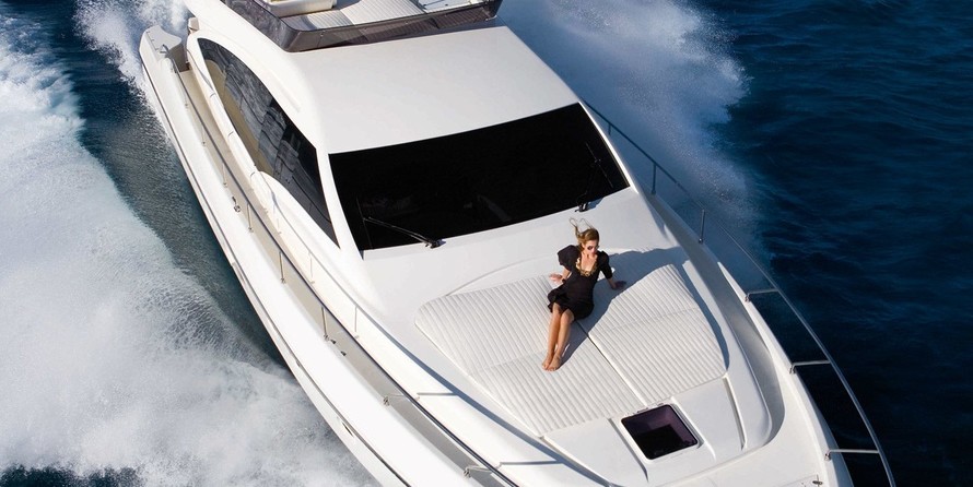 Ferretti 592