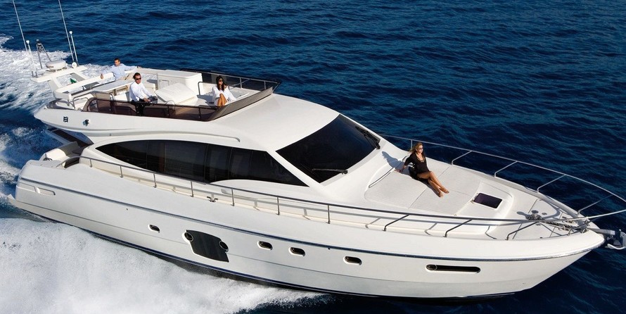 Ferretti 592