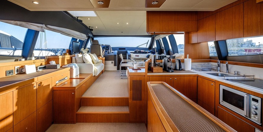 Ferretti 592