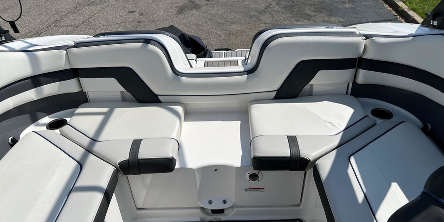 Yamaha 242 LIMITED S E-SERIES