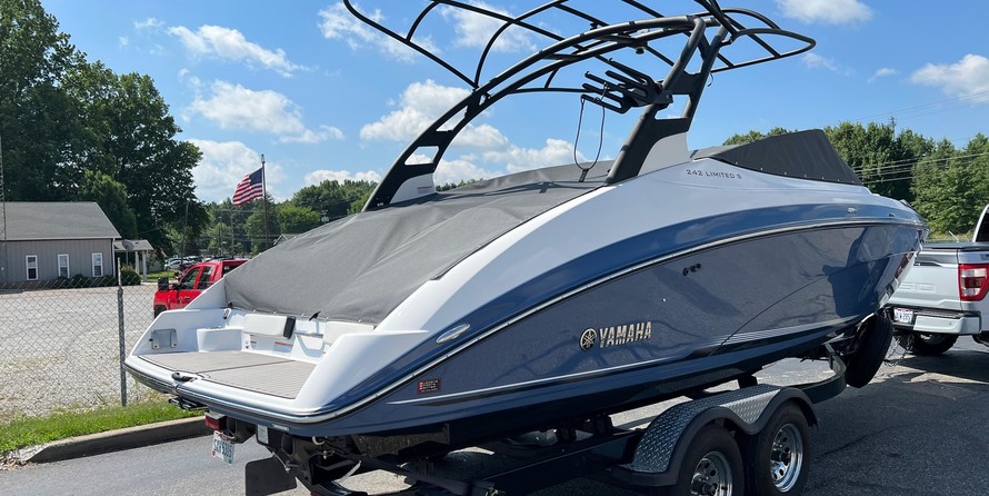 Yamaha 242 LIMITED S E-SERIES