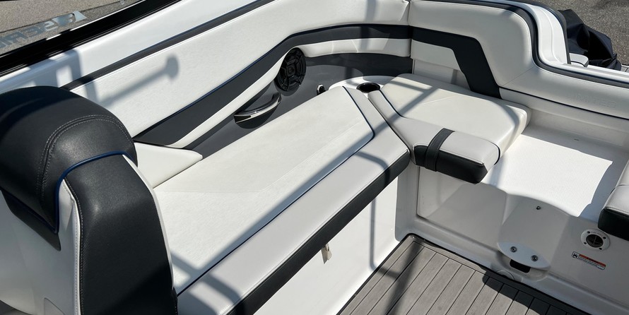 Yamaha 242 LIMITED S E-SERIES