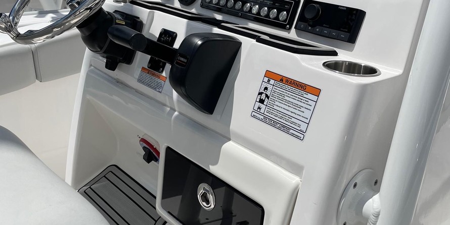 228 Sea Fox Commander