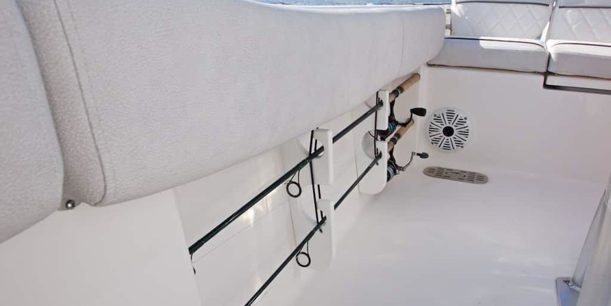 228 Sea Fox Commander