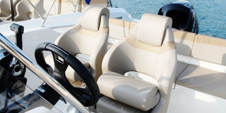 Quicksilver Activ 675 Open