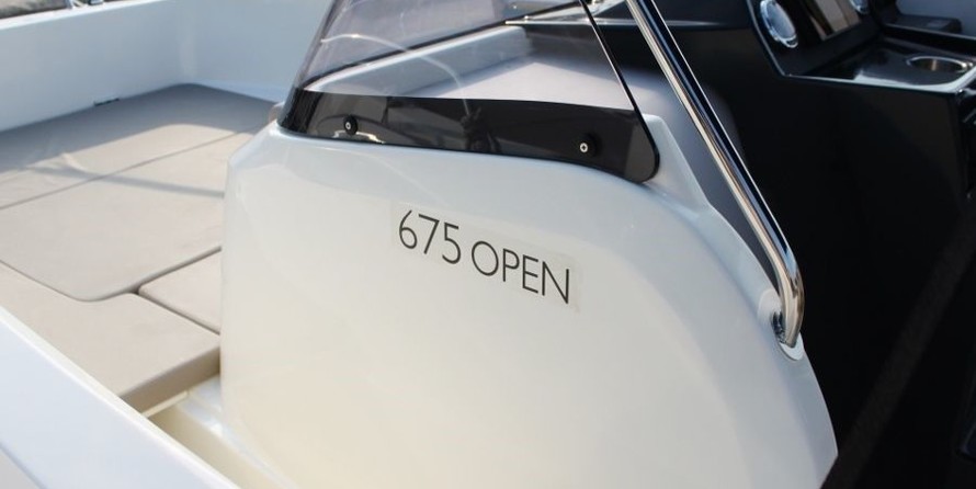 Quicksilver Activ 675 Open