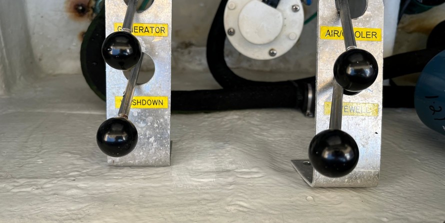 Grady-White Marlin 300