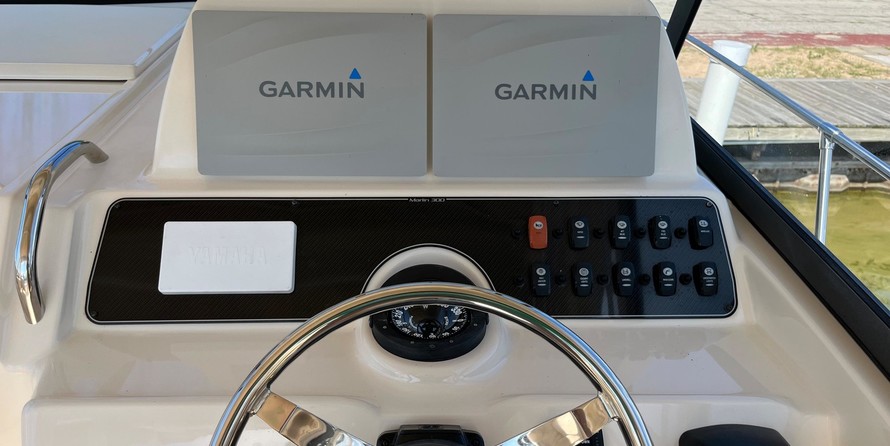 Grady-White Marlin 300