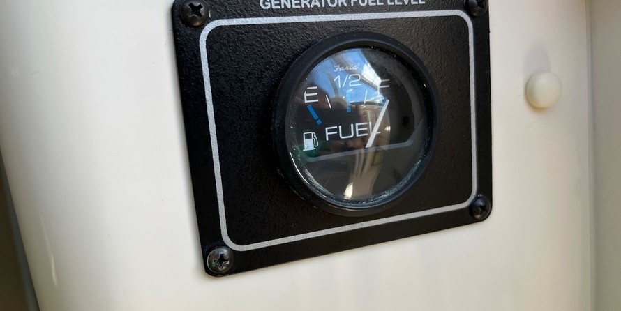 Grady-White Marlin 300