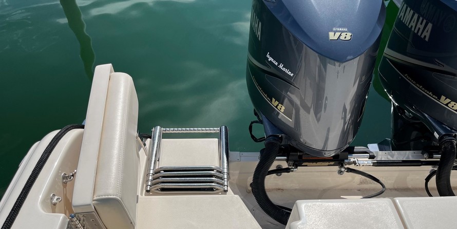 Grady-White Marlin 300