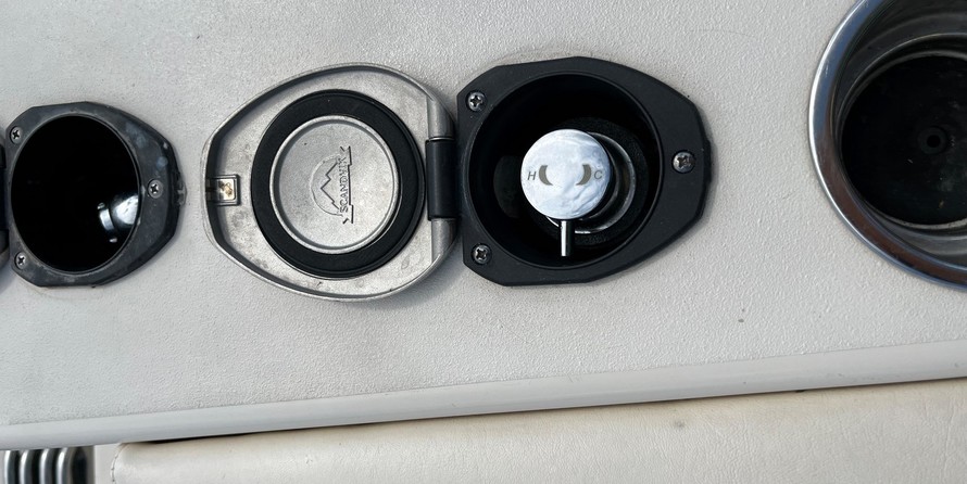 Grady-White Marlin 300