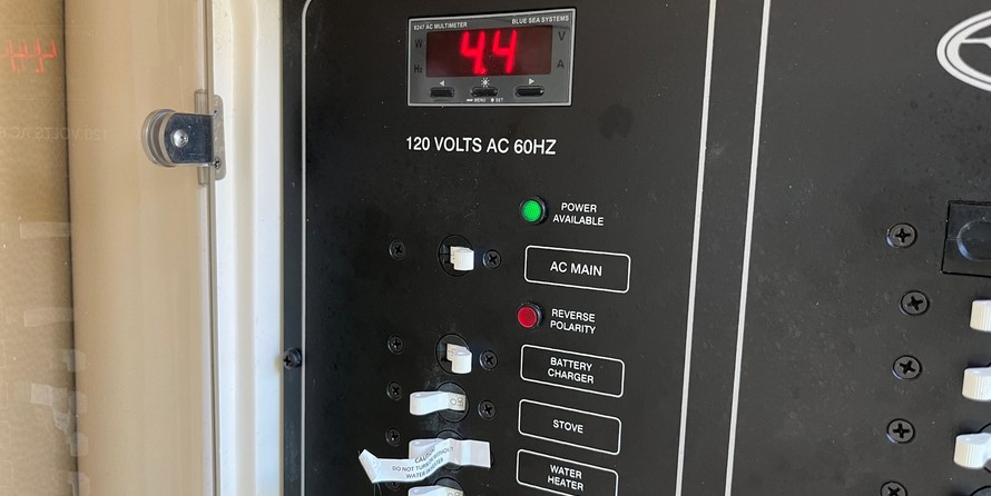 Grady-White Marlin 300