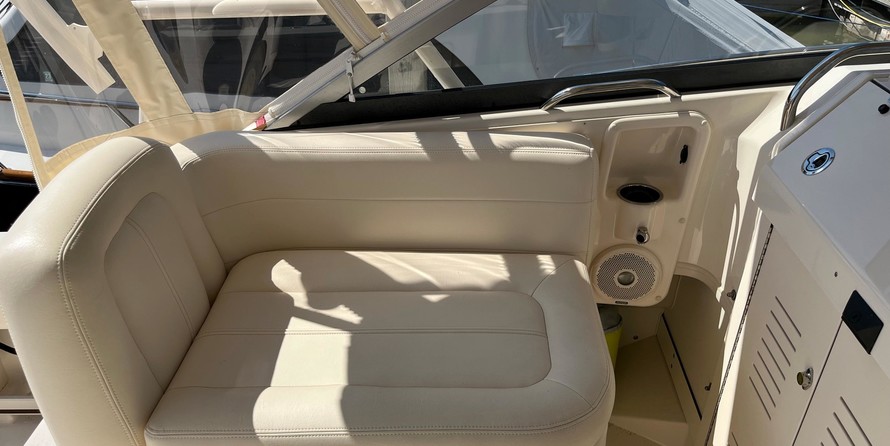 Grady-White Marlin 300