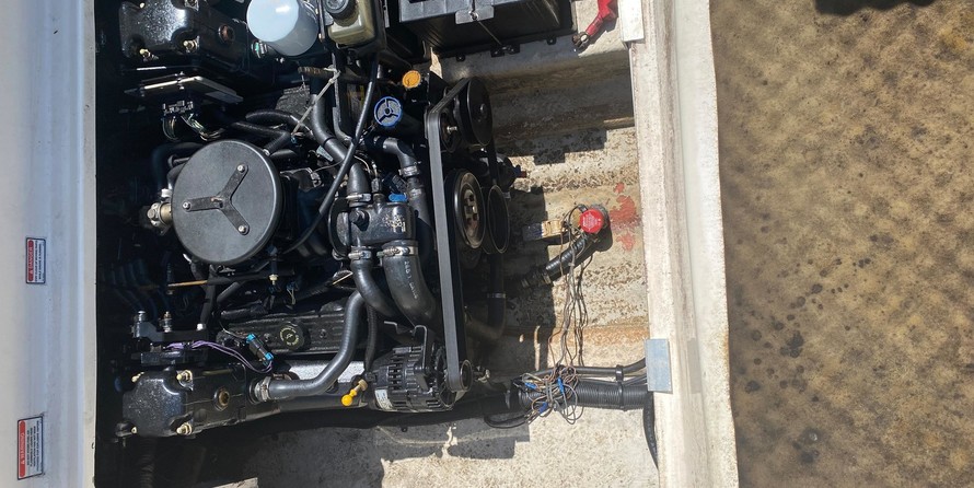 Sea ray 225 weekender