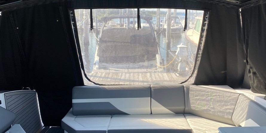 Cruisers Yachts 38 Express