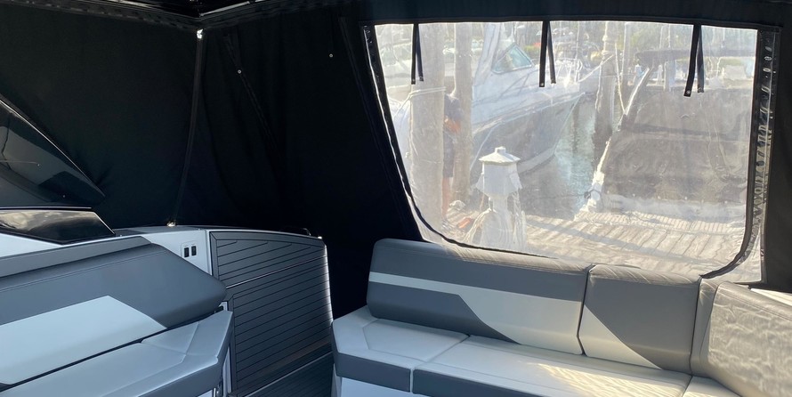 Cruisers Yachts 38 Express