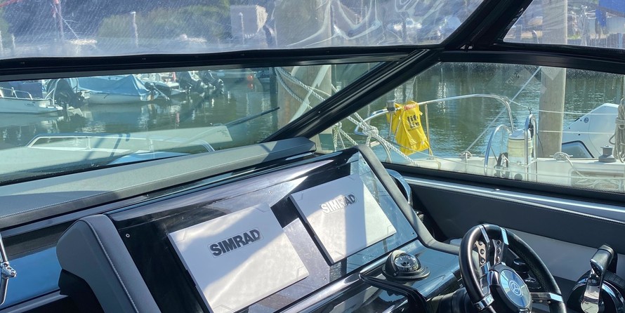 Cruisers Yachts 38 Express