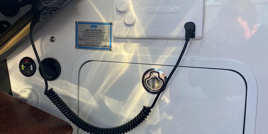 Cruisers Yachts 38 Express