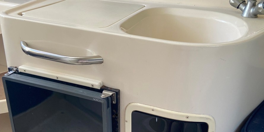 Grady-White Marlin 300