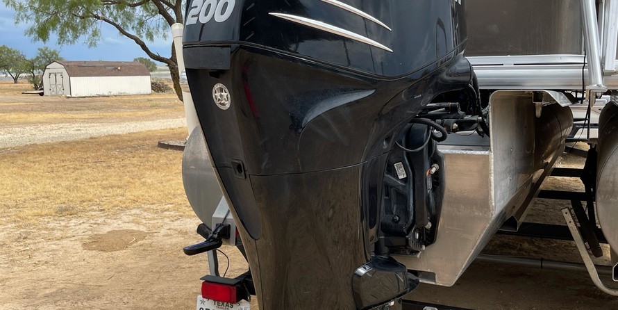 Sun Tracker Fishin Barge 24 XP3