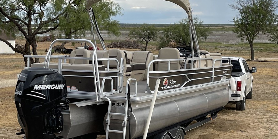 Sun Tracker Fishin Barge 24 XP3