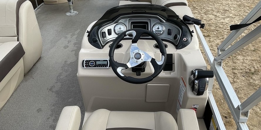 Sun Tracker Fishin Barge 24 XP3