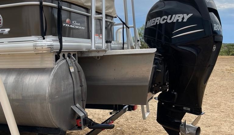 Sun Tracker Fishin Barge 24 XP3