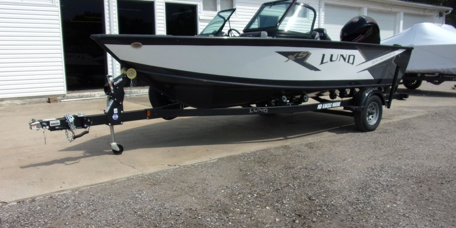 Lund Boats 1875 Crossover XS