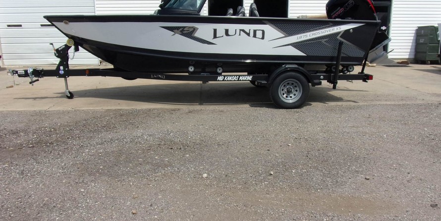 Lund Boats 1875 Crossover XS