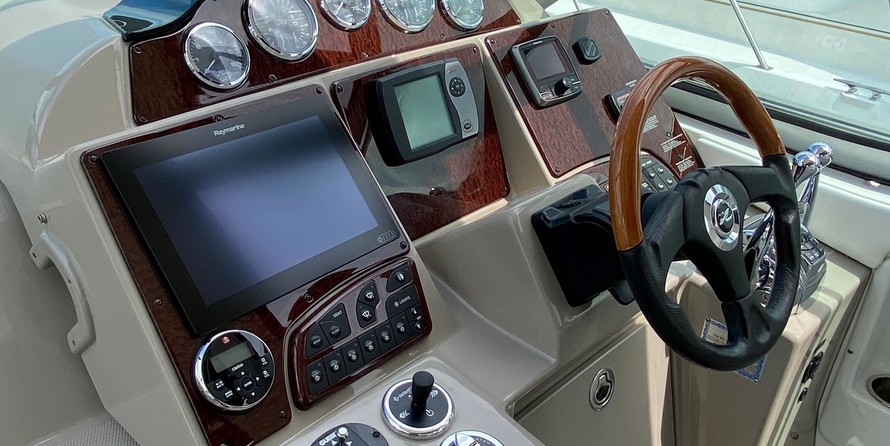 Sea Ray 330 Sundancer