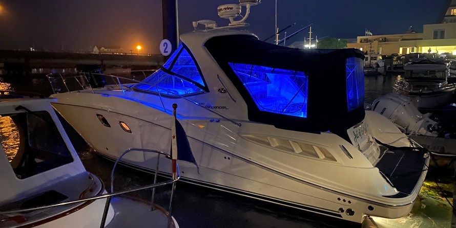 Sea Ray 330 Sundancer