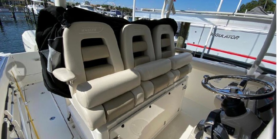 Boston Whaler 350 Outrage