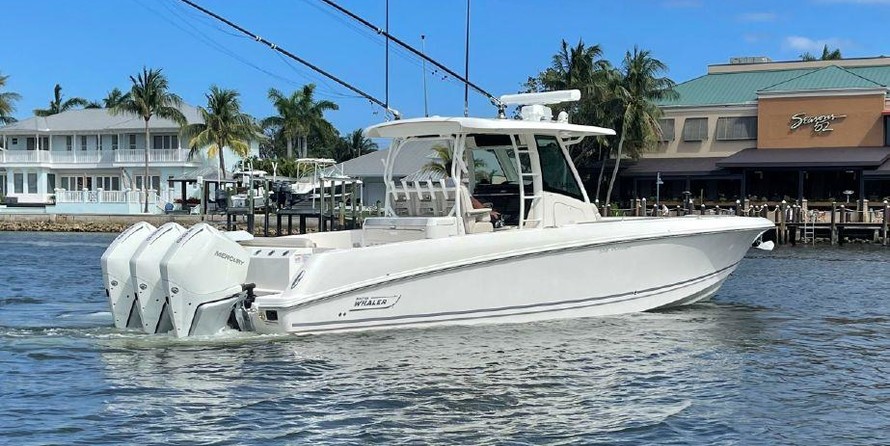Boston Whaler 350 Outrage