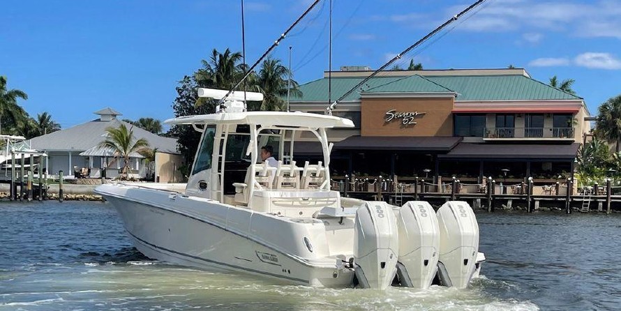 Boston Whaler 350 Outrage