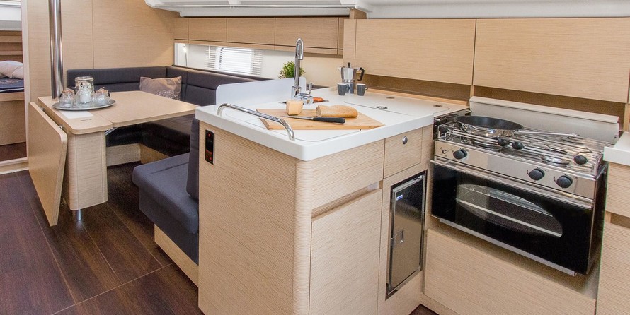 Hanse 388